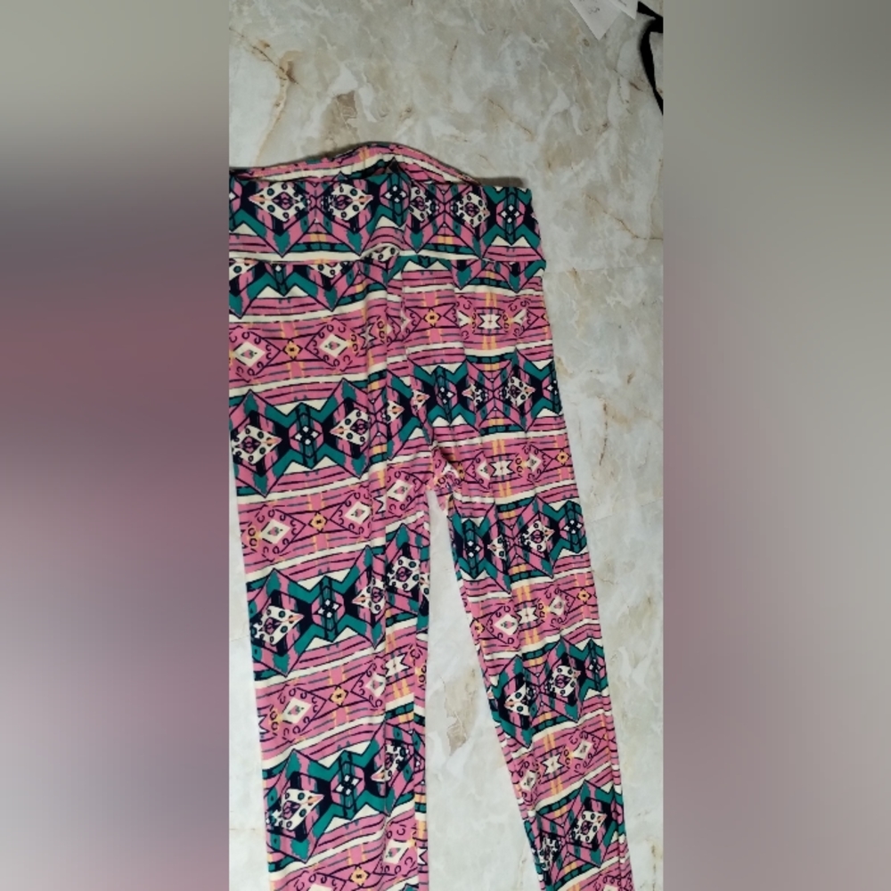 Pink pattern leggings